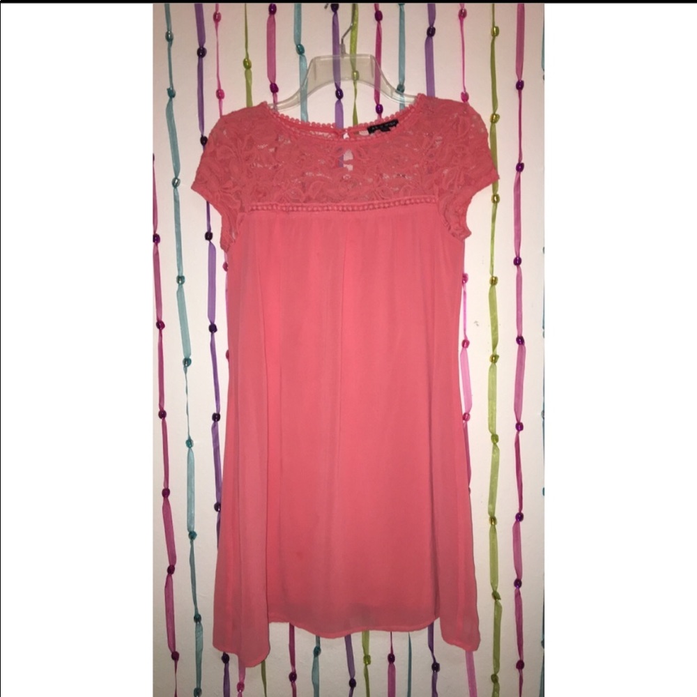 Pink dress with lace detailing (size S)